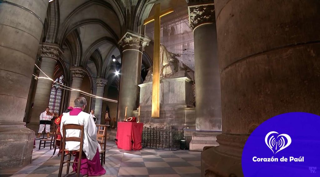 El conmovedor Ave María que resonó en la catedral de Notre-Dame reabierta este Viernes Santo